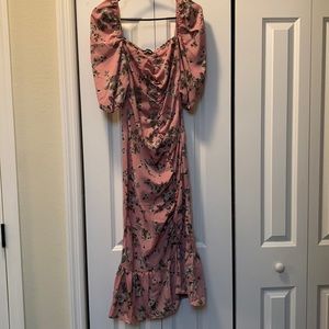 Beautiful and sexy dress that will make all heads turn!!